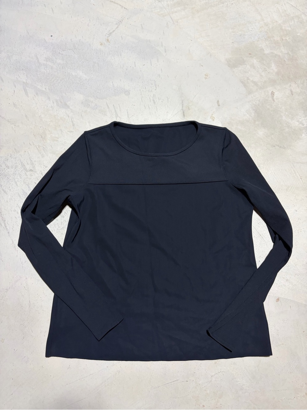 Lululemon out of this world Long-Sleeve Women's Top in Black
